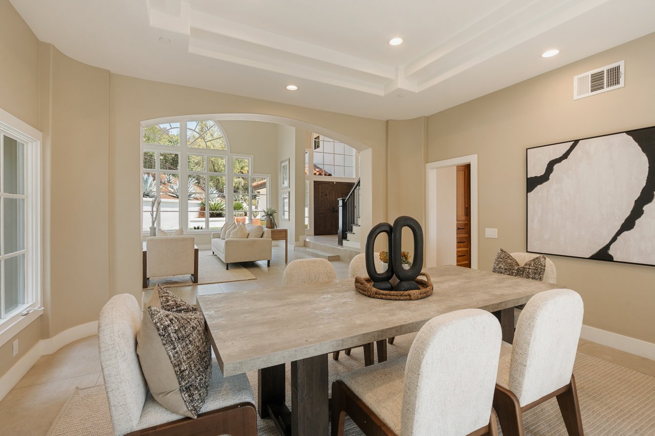 1805 Holly Tree Lane