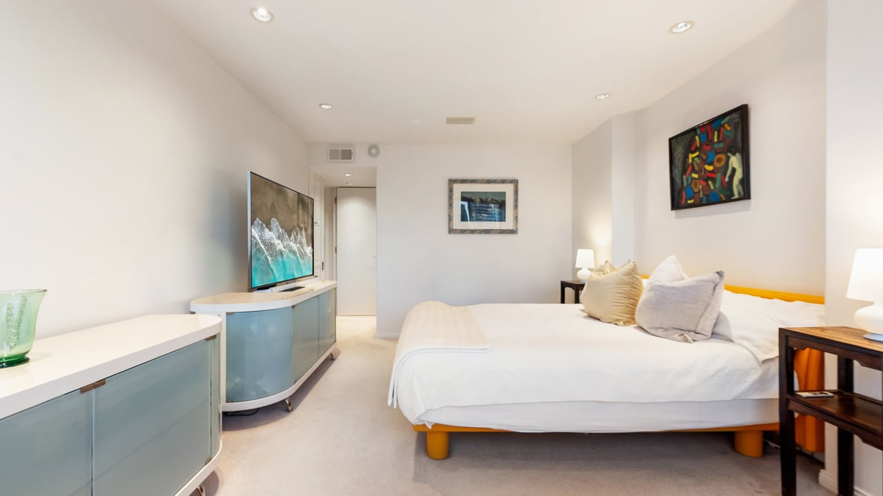 2220 Avenue Of The Stars Unit: 1802W