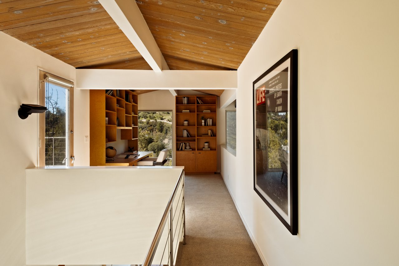 2776 Outpost Dr, Hollywood Hills