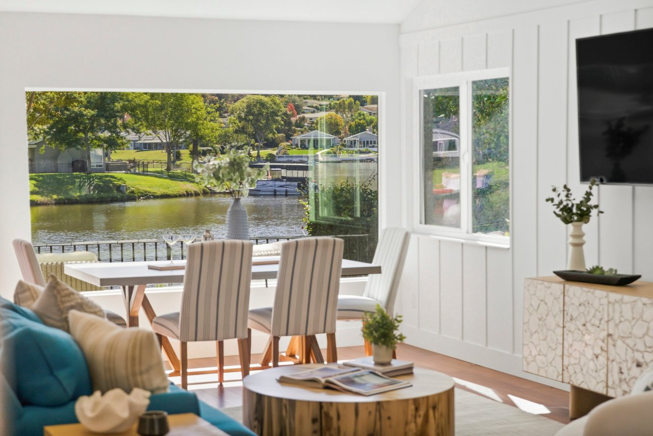 1541 Via Entrada Del Lago