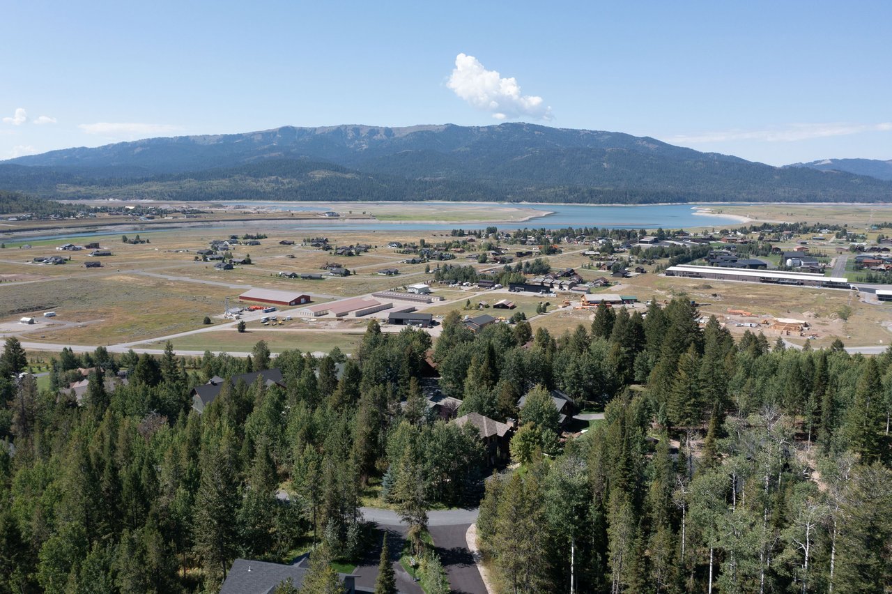 333 ASPEN RIDGE Trail