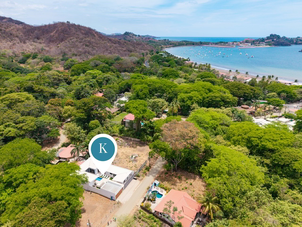 Castillo Blanco | Modern 4-Bedroom Home with Saltwater Pool – Walk to the Beach in Surfside, Playa Potrero