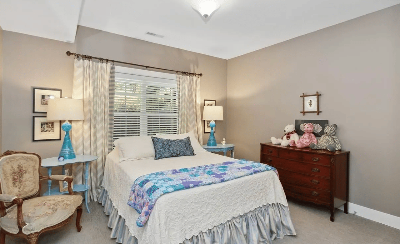 2001 Dempster Dr