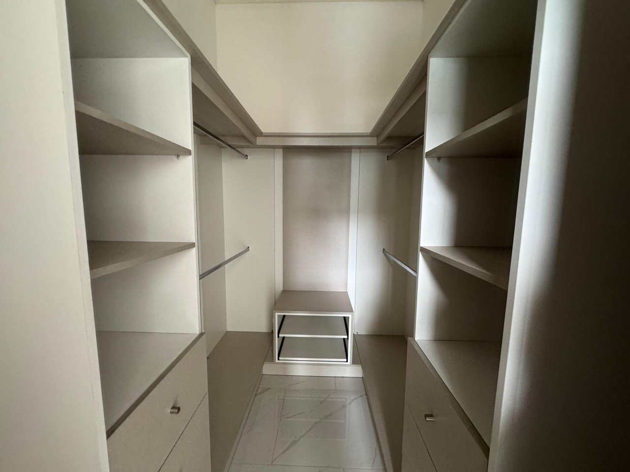 Modern Elegance Meets Incomparable Views, 3BDR&3Baths Home