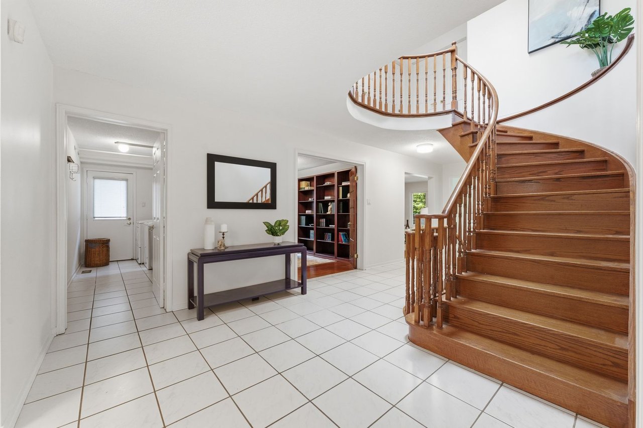 5211 Micmac Cres