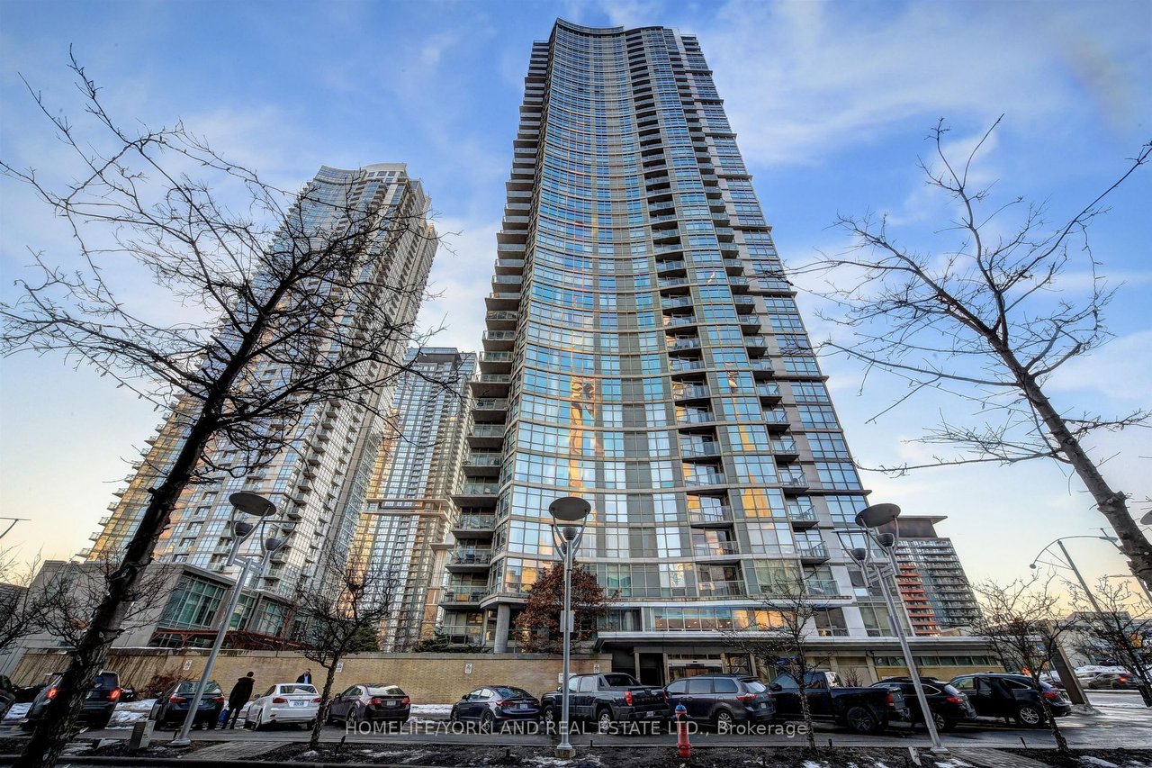 LUXURY DOWNTOWN LIVING