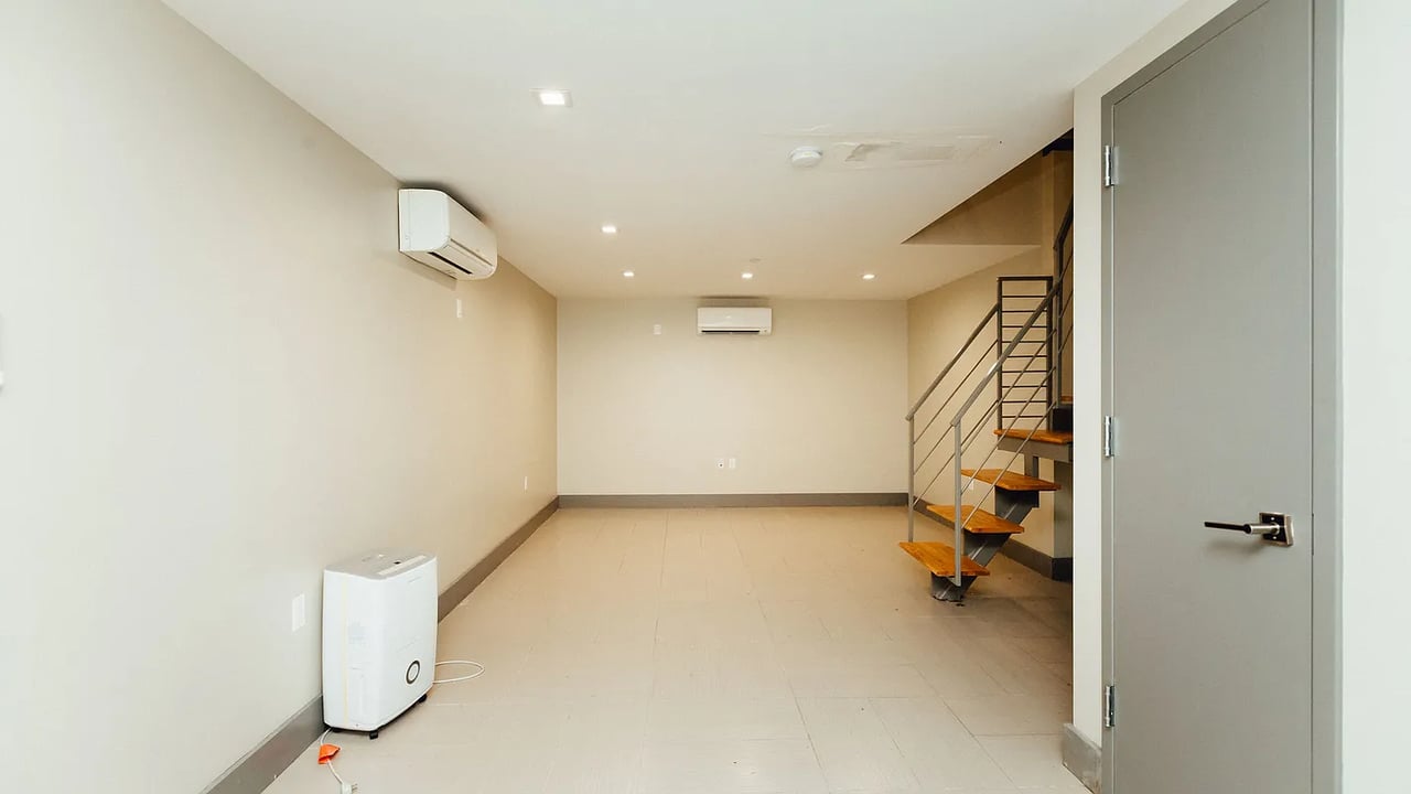 337 Melrose Street 1F