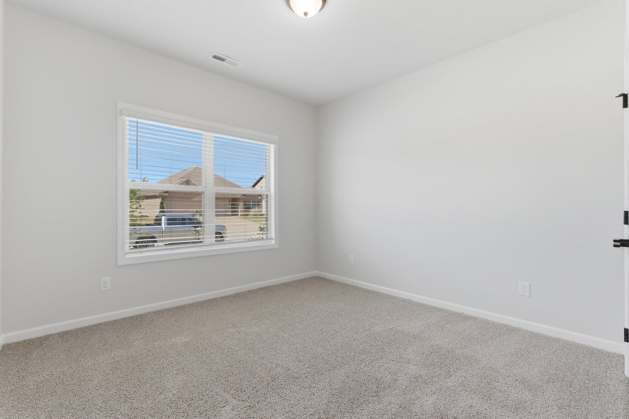 New Market New Build! Move-In Special!