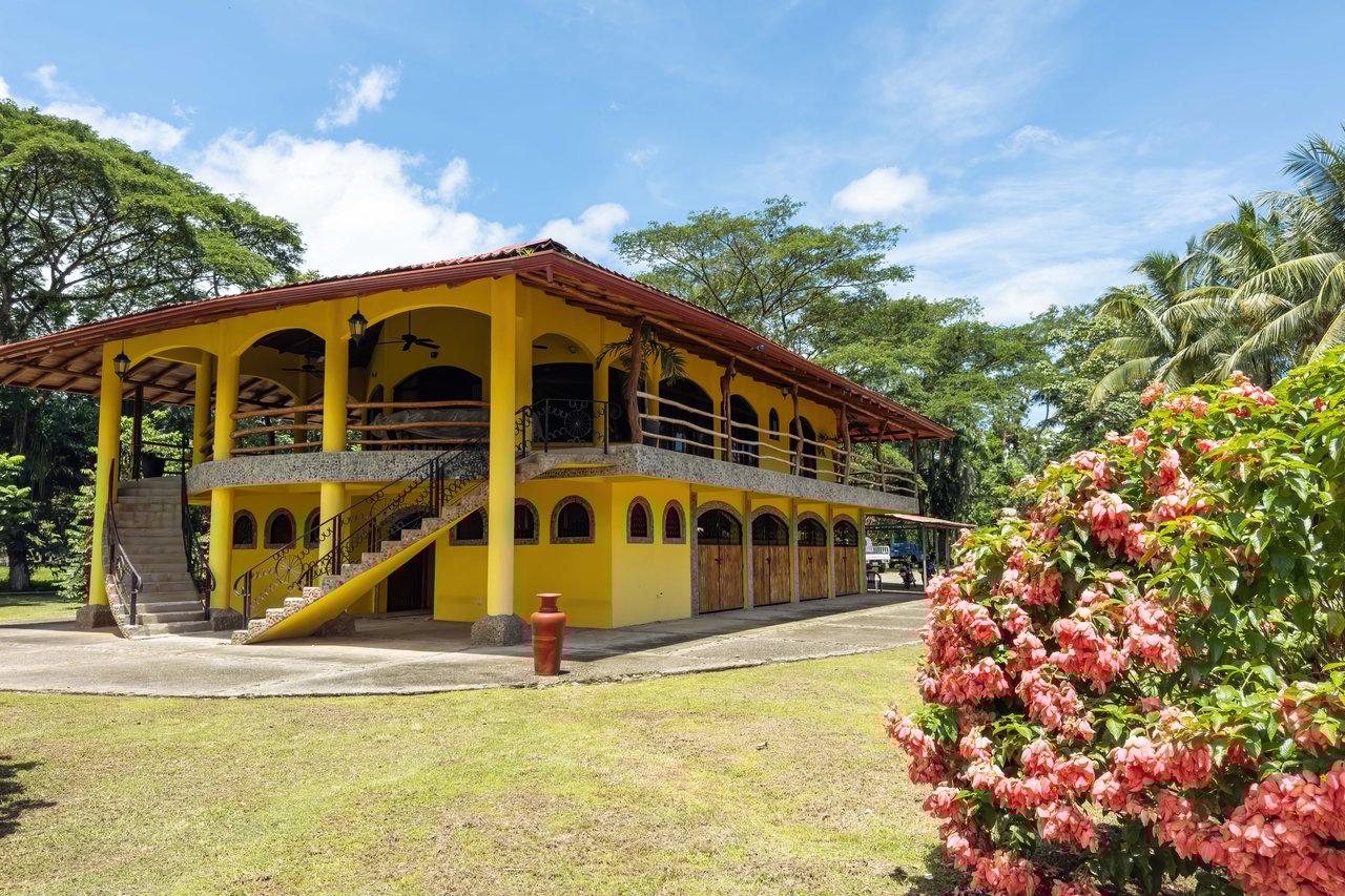 Casa Del Lago With Guest Apartment 