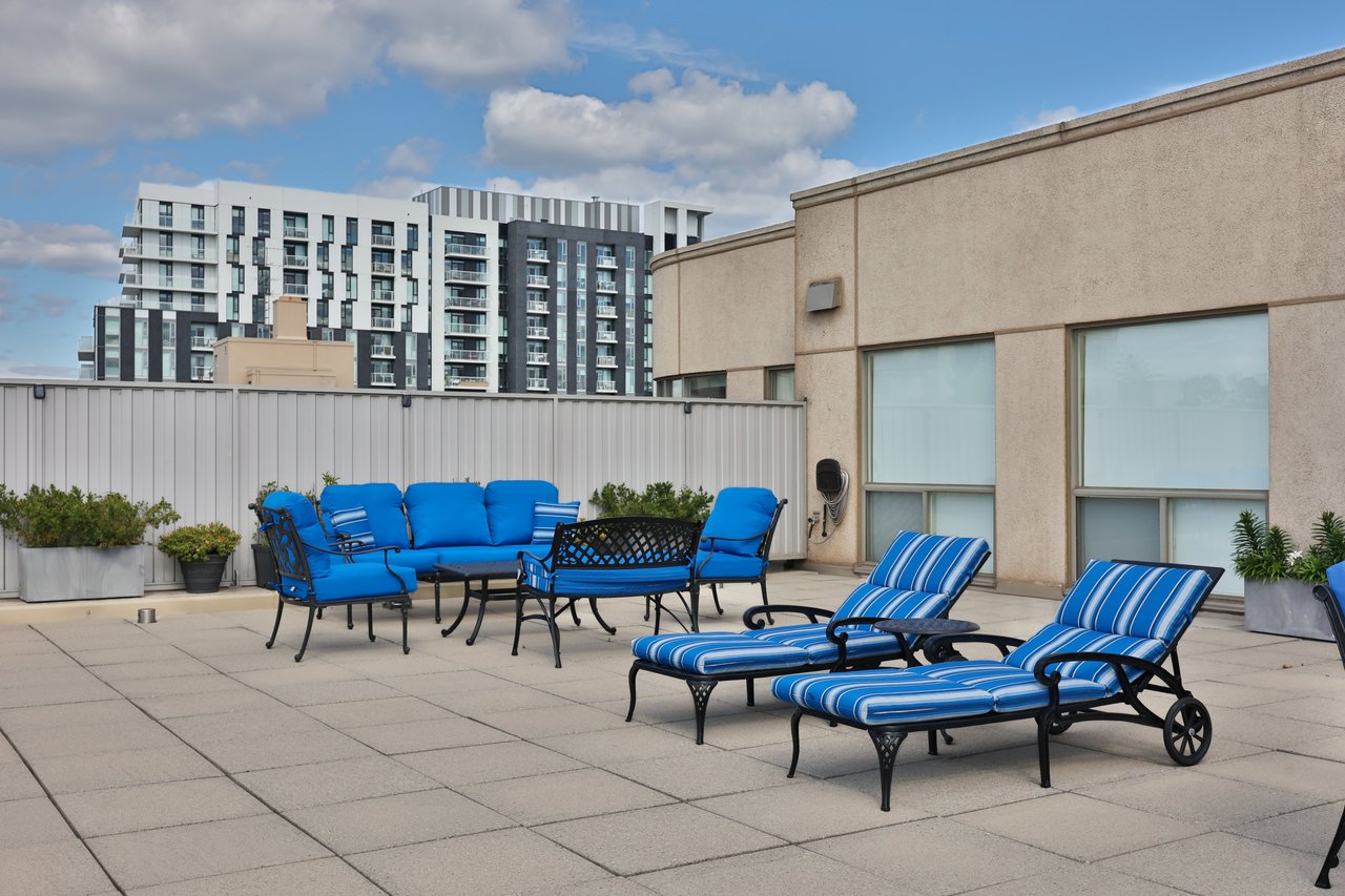 801-2511 Lakeshore Rd W, Oakville