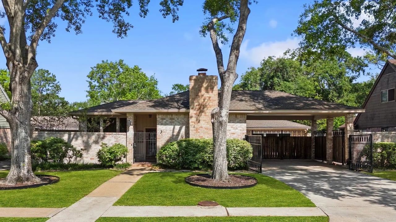 12034 Sugar Springs Dr
