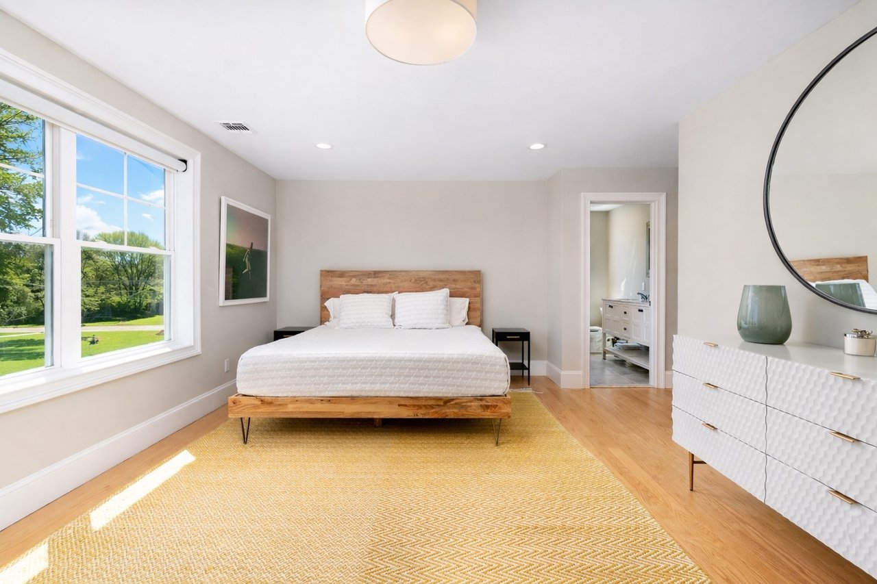 700 Gin Lane, Southold