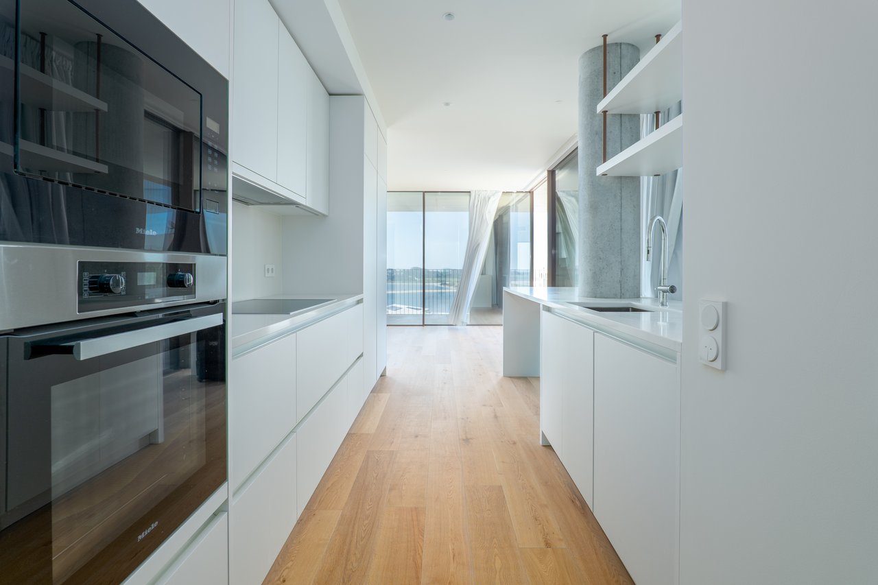 3-Bedroom Apartment with Panoramic Ocean & River Views in the iconic Foz do Douro's New Landmark - Miramar Tower 