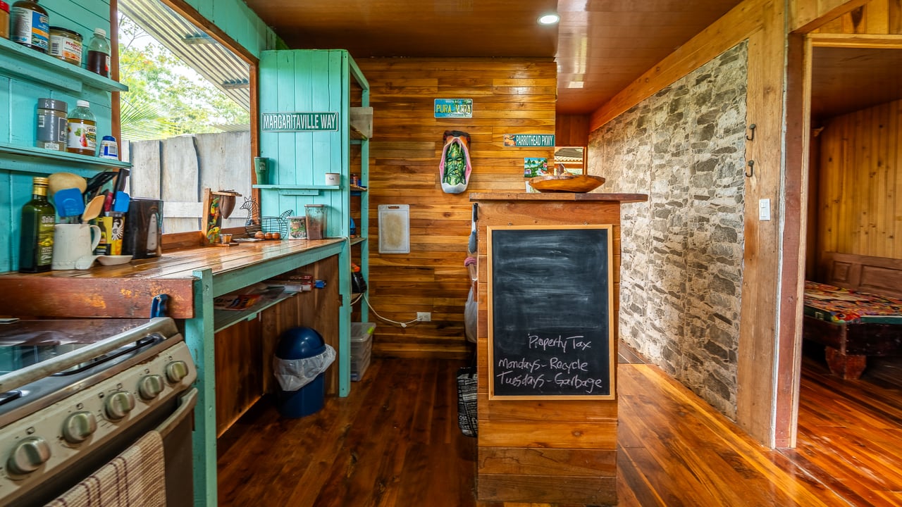 Mountain Home with Guest Cabin & Additional Building Site Near Nauyaca Waterfalls