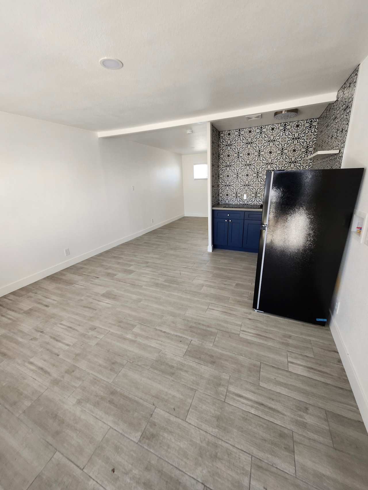 119 West New York Avenue #2