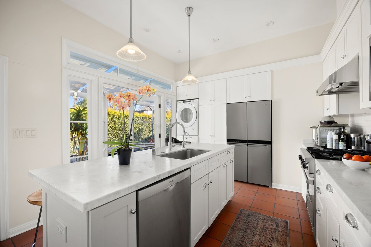 6502-6504 Commodore Sloat Drive