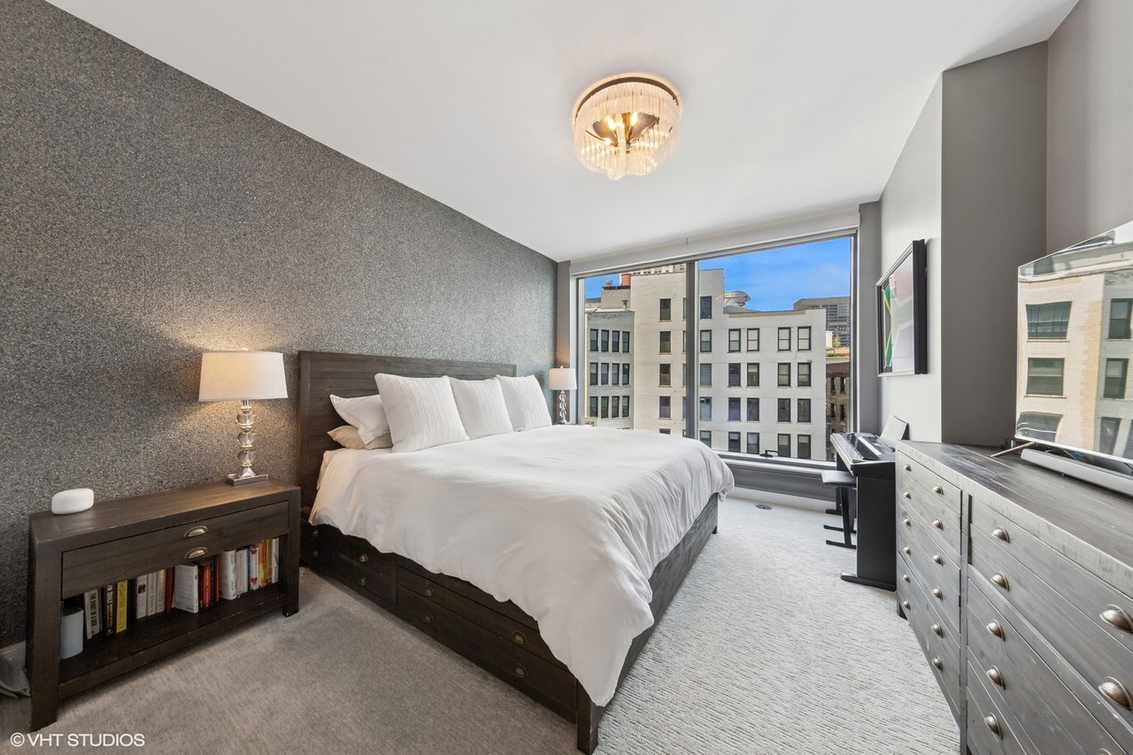 60 E Monroe St Unit 2101
