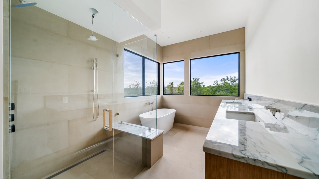 702 N Commons Ford Road