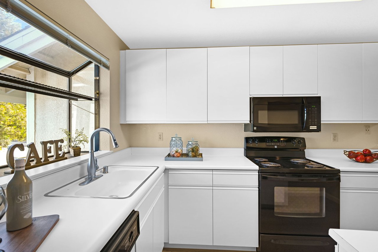 2677 Oak Rd. #202, Walnut Creek