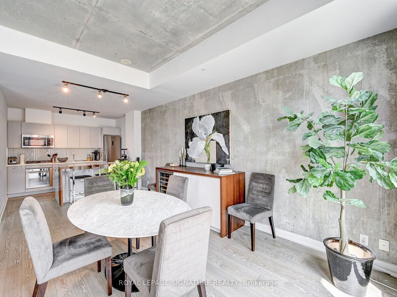 PRIME DOWNTOWN PENTHOUSE