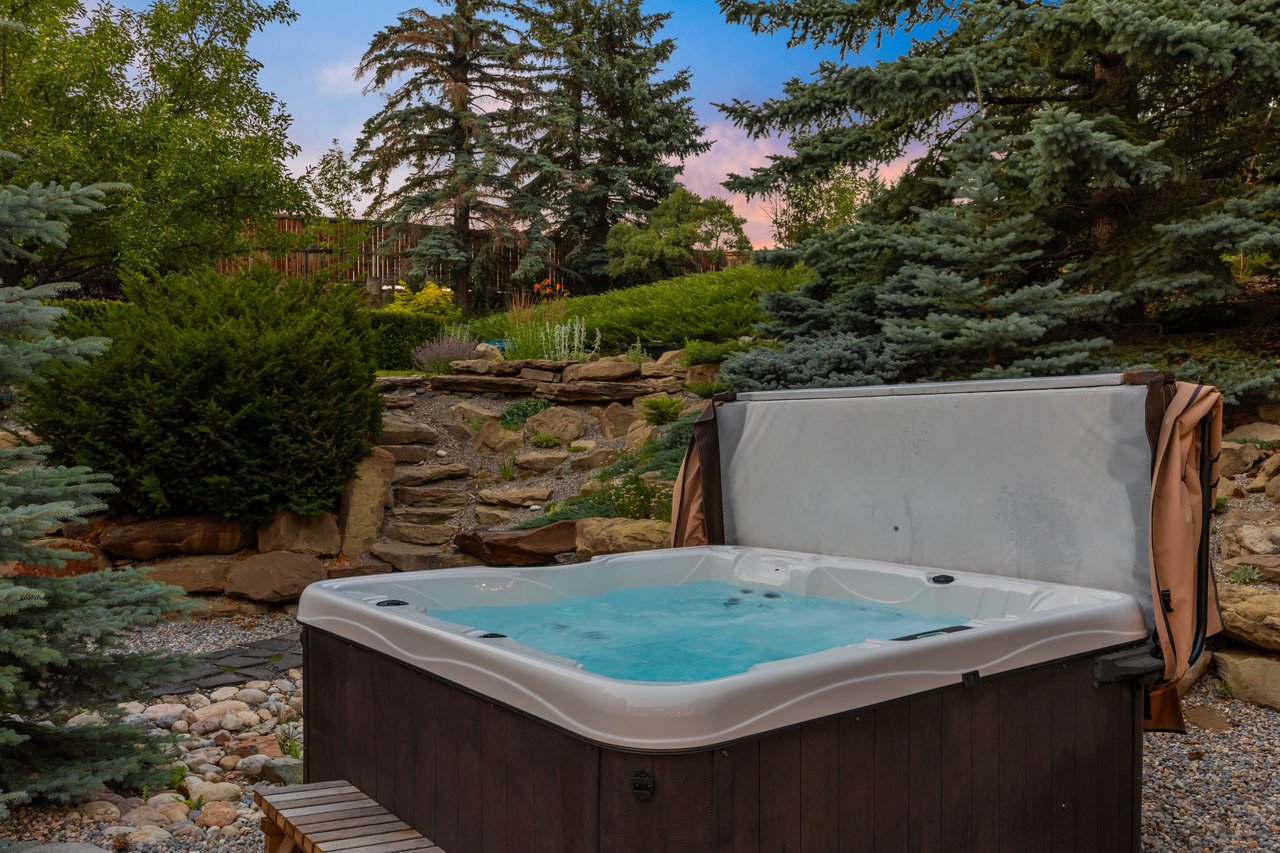 138 Scimitar Bay NW