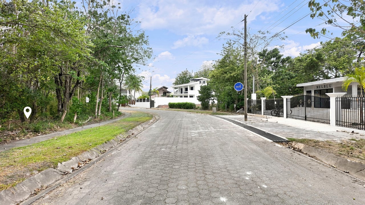 FLAMINGO BEACH LOT FOR SALE 