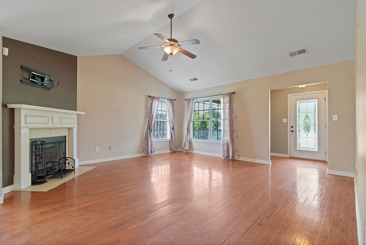 No HOA!! Great property in Toney!