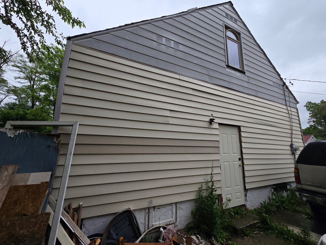 414 W Eldridge Ave