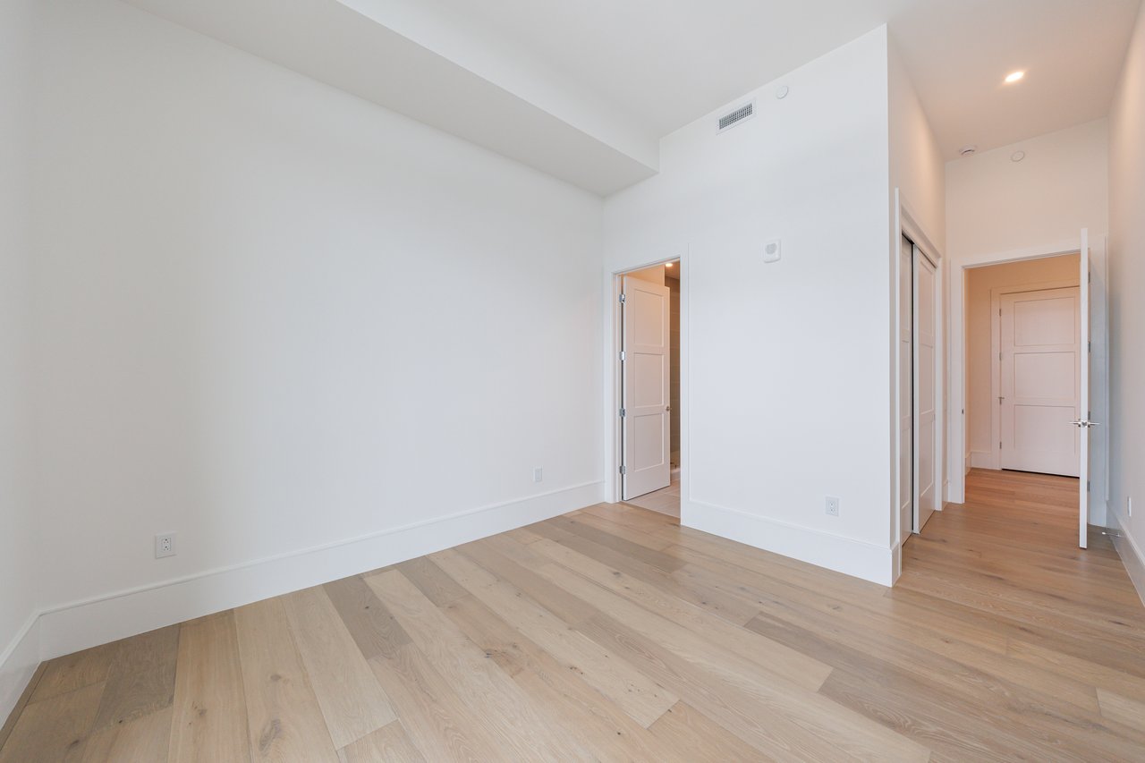 2425 Peachtree Road Unit 1806