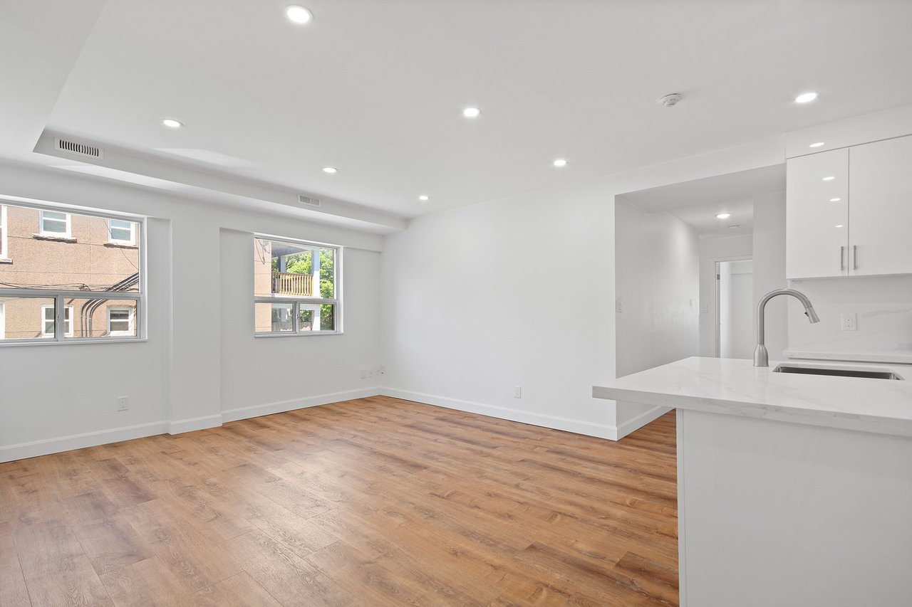 1328 Gerrard Street E Unit: 203