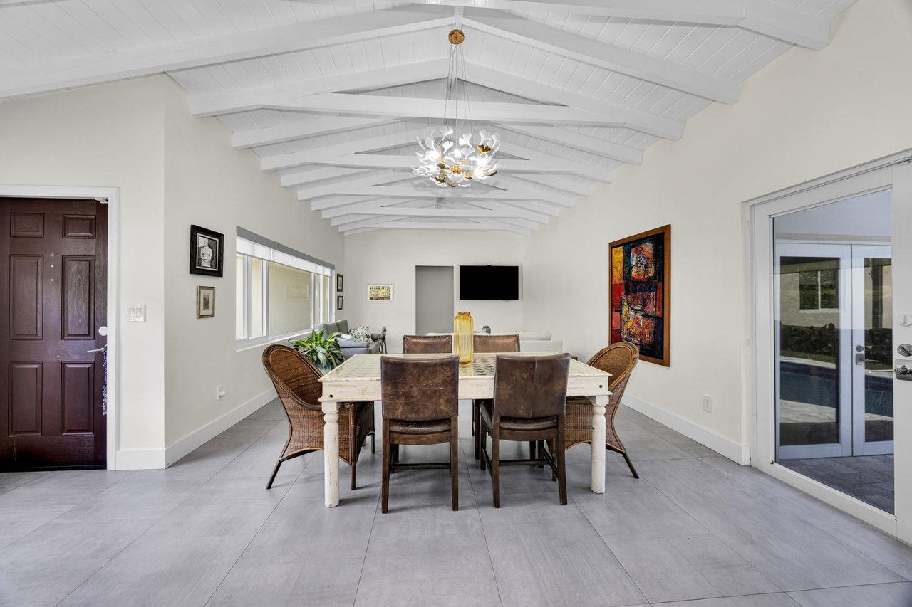Under Contract in Just 1 Day: 6610 Santona St Sells for $2,200,000