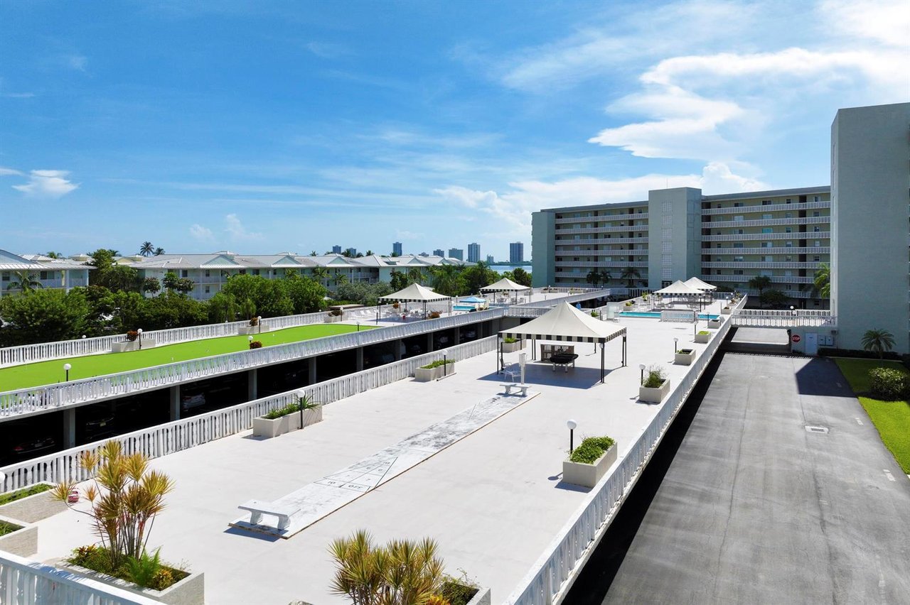 801 Lake Shore Drive #817