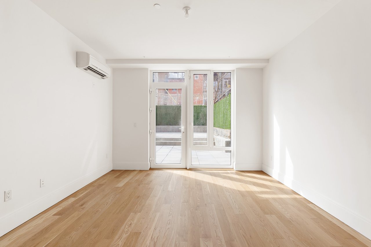 183 Mc Guinness Boulevard 1C