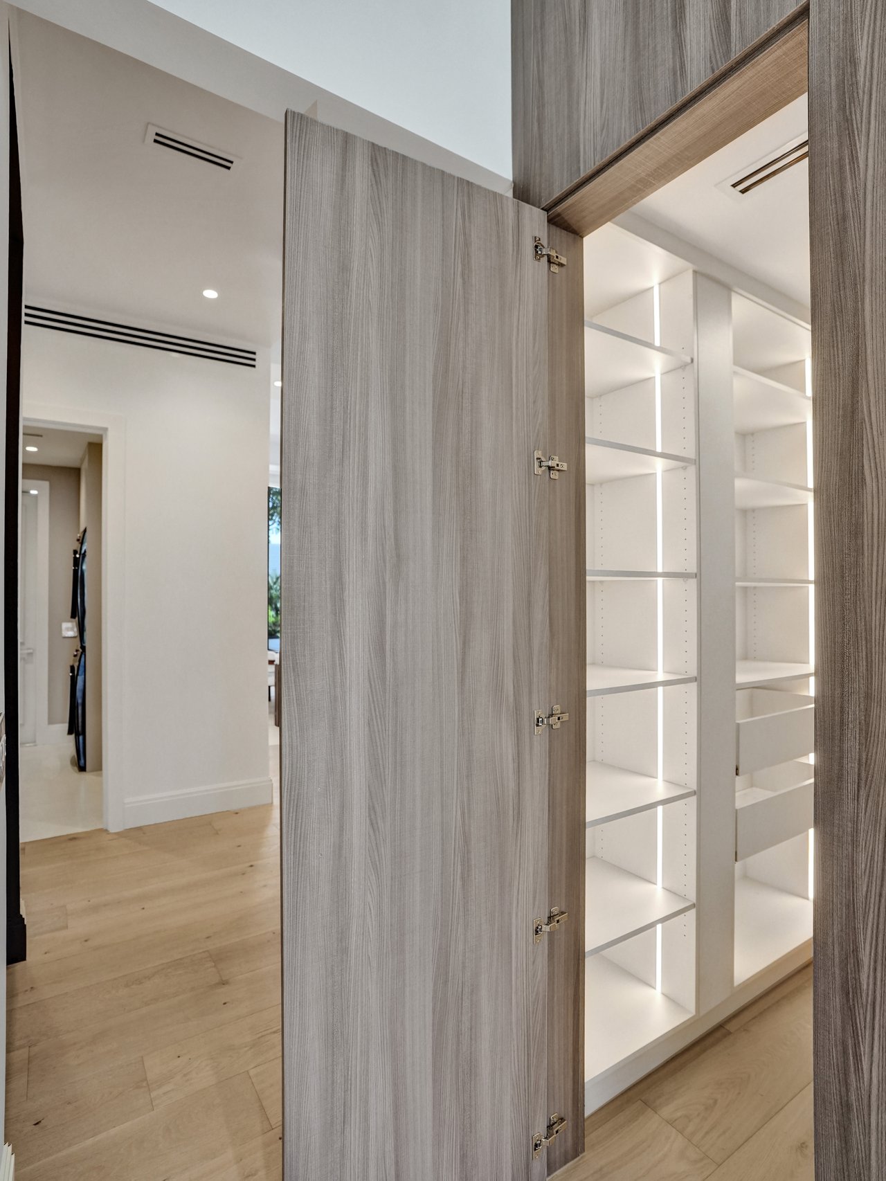 30  S Compass Dr