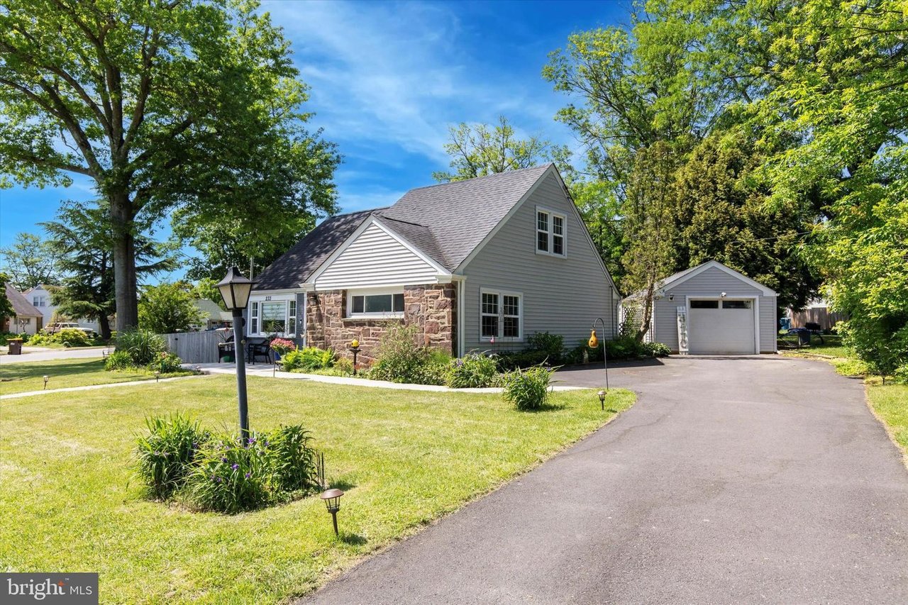 233 Oxford Cir