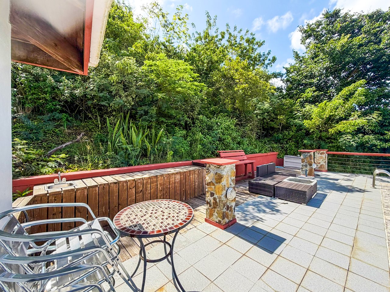 587 Lambert Beach Villa 3 Bedrooms