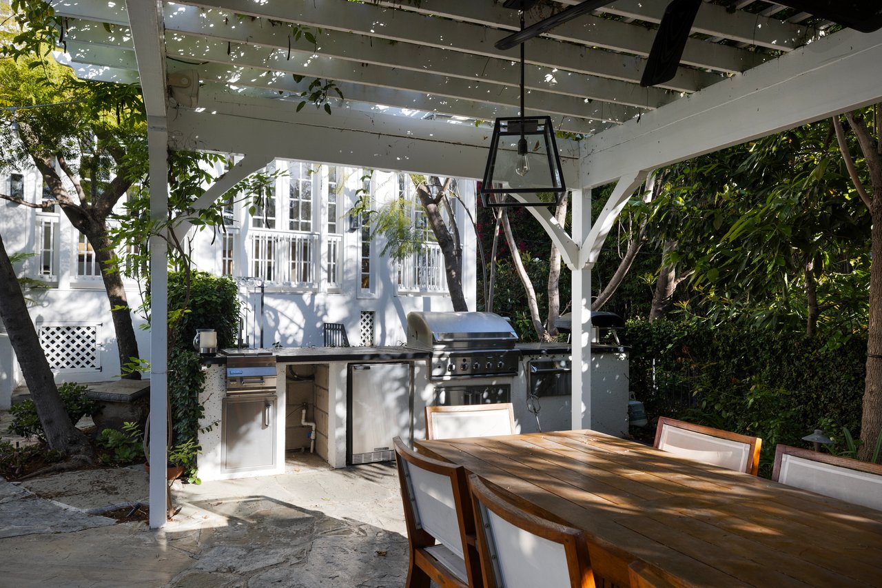 2558 Glendower Ave, Los Feliz