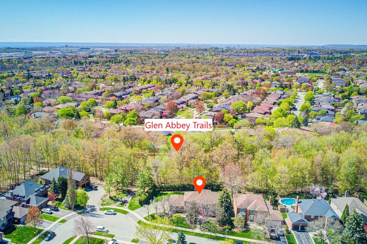 1296 Mapleridge Cres