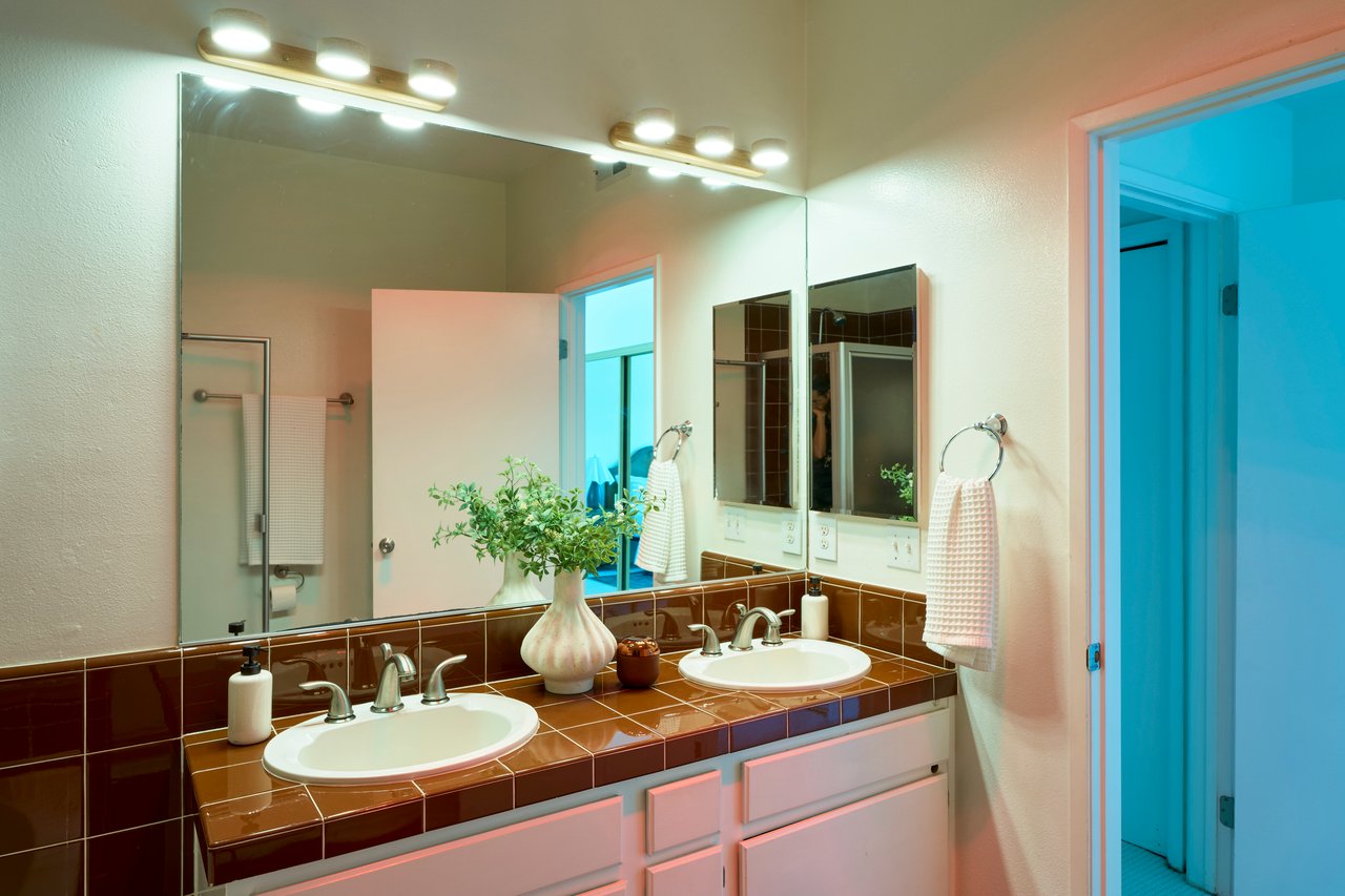 Rare Tri-Level Mar Vista Townhouse 