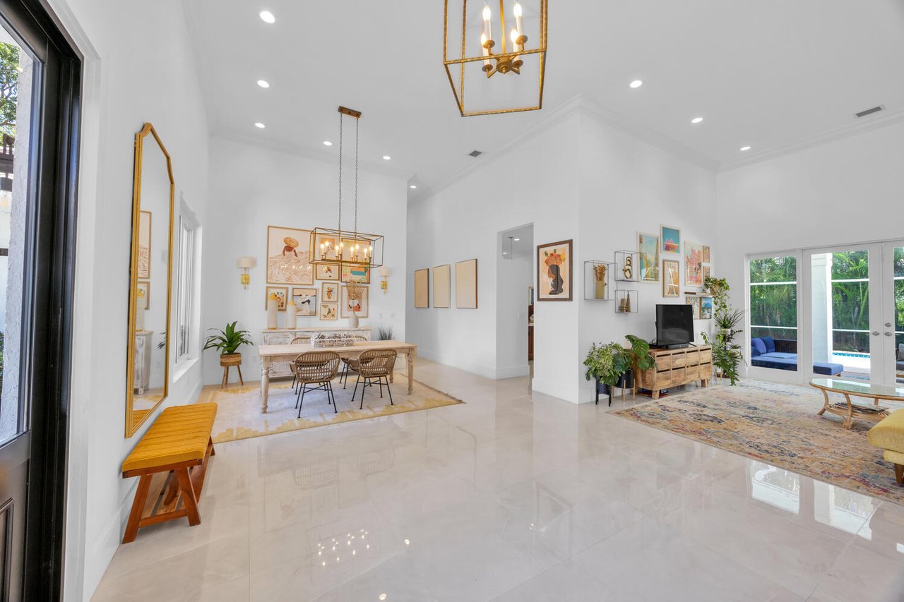 Palmetto Bay Perfection: Spacious, Serene, Stunning