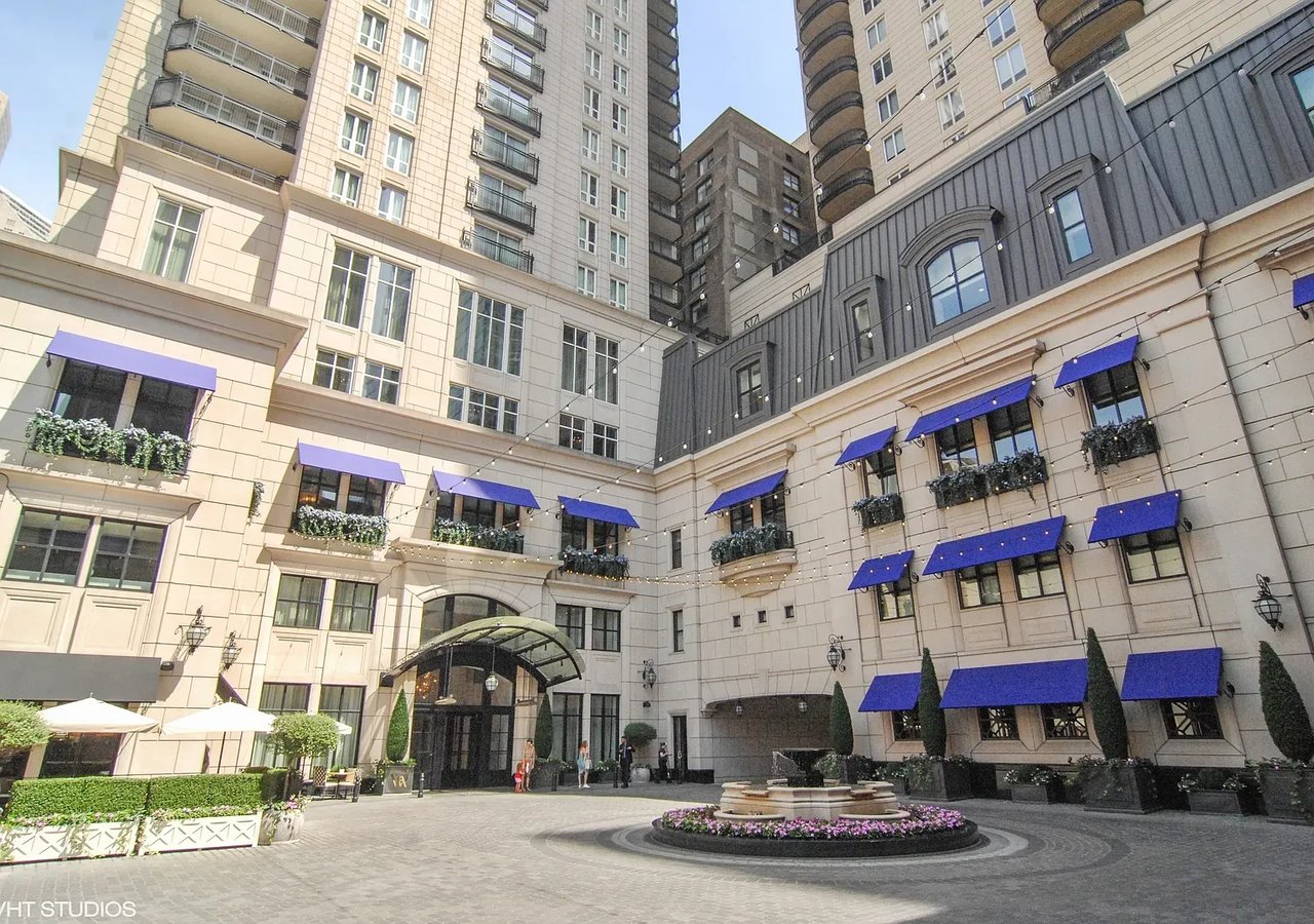 11 E Walton St APT 3201