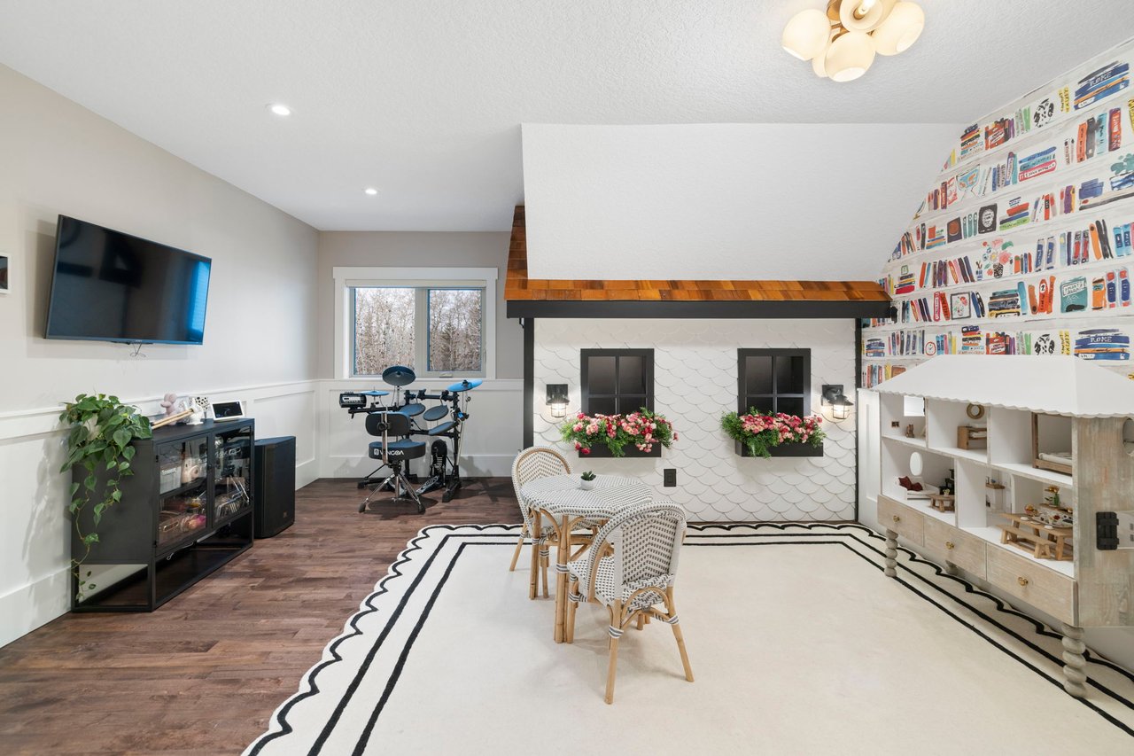 19 Bearspaw Ridge Crescent