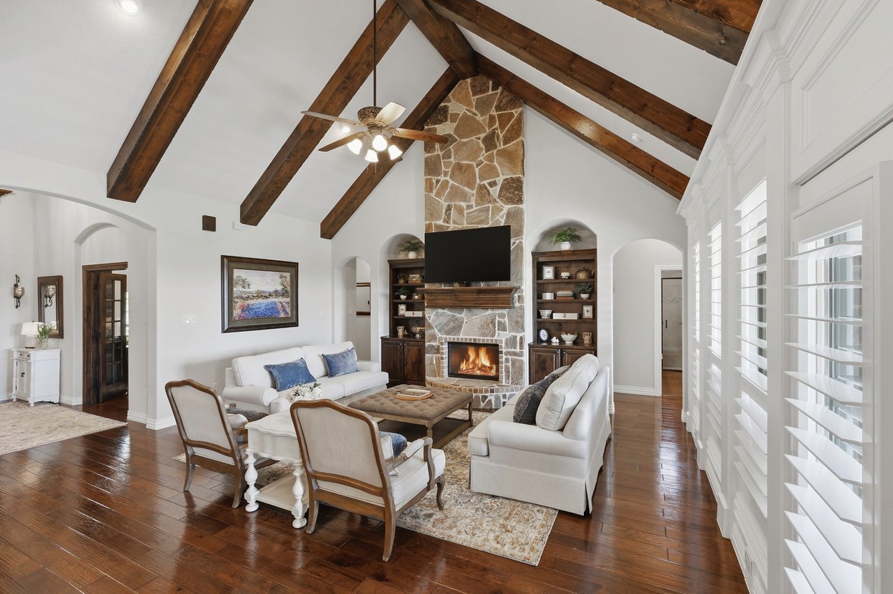 Gated Community Minutes from Eagle Mountain Lake!