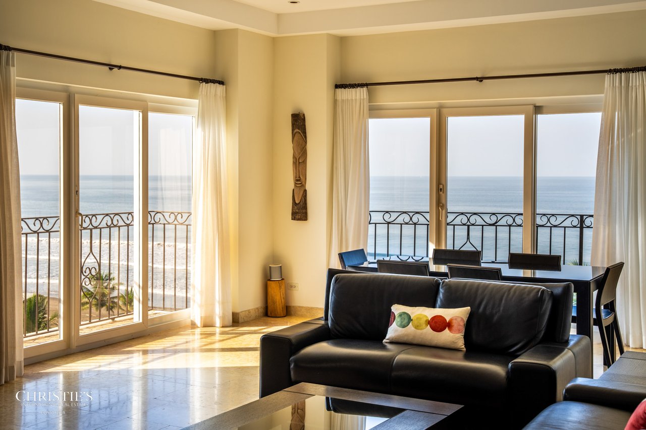 Elegant Oceanfront Living in Jacó – 2-Bedroom Condo at Acqua Residences
