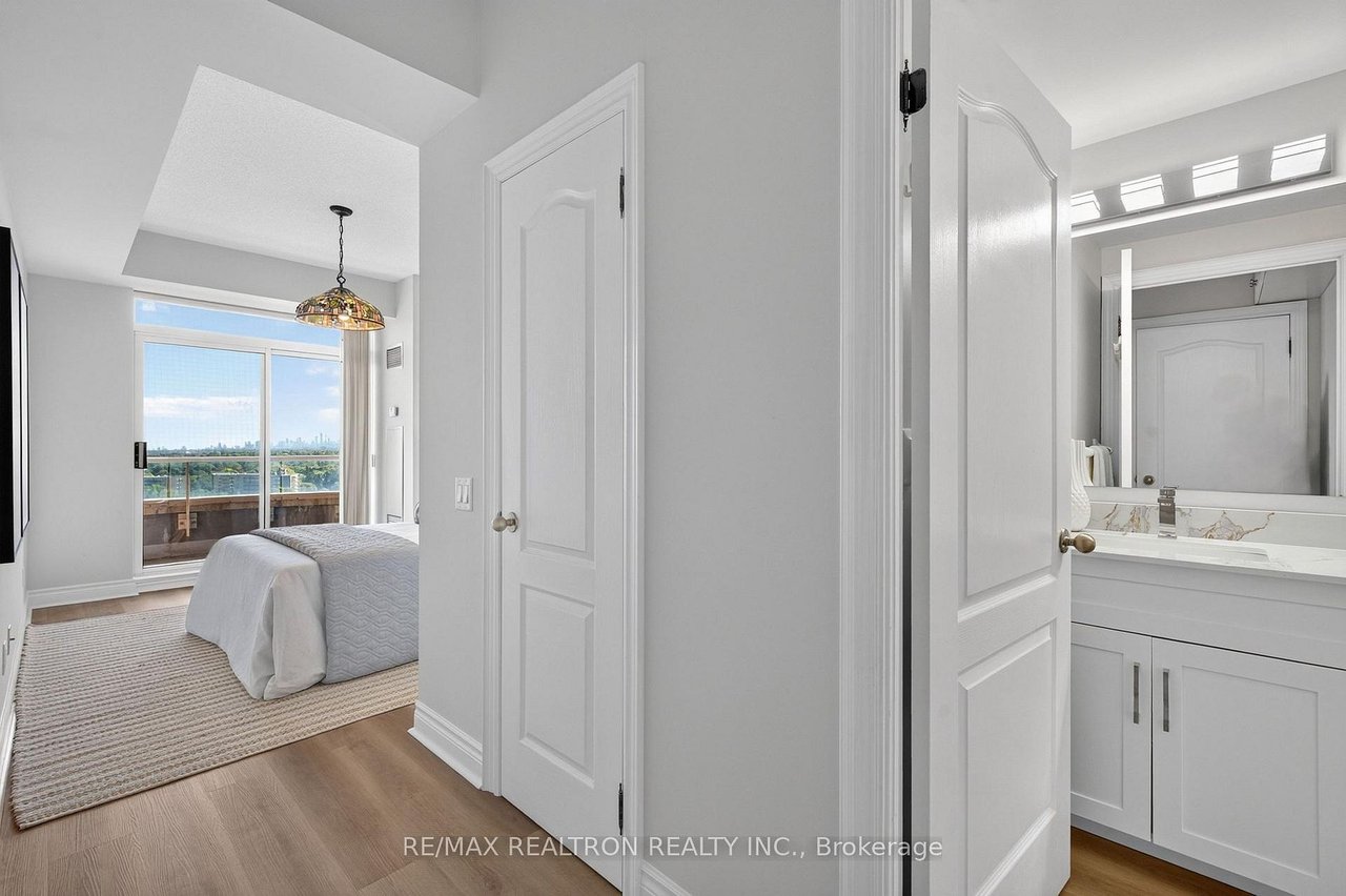 NORTH YORK LUXURY 