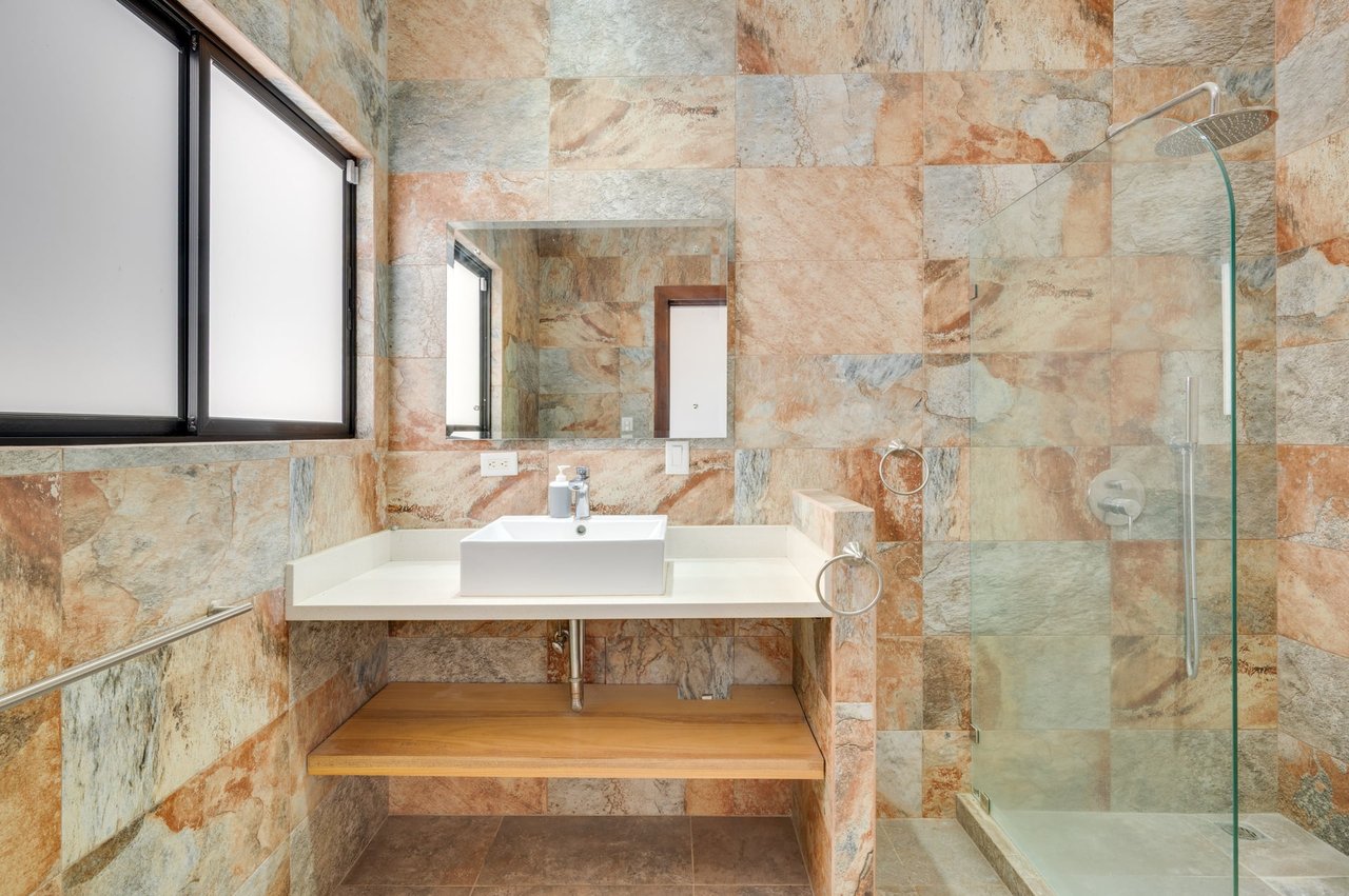 V-Domi Panama | Modern 3-Bedroom Villa with Pool on Expansive 6,078 m² Forest Lot in Finca Panamá, Tamarindo