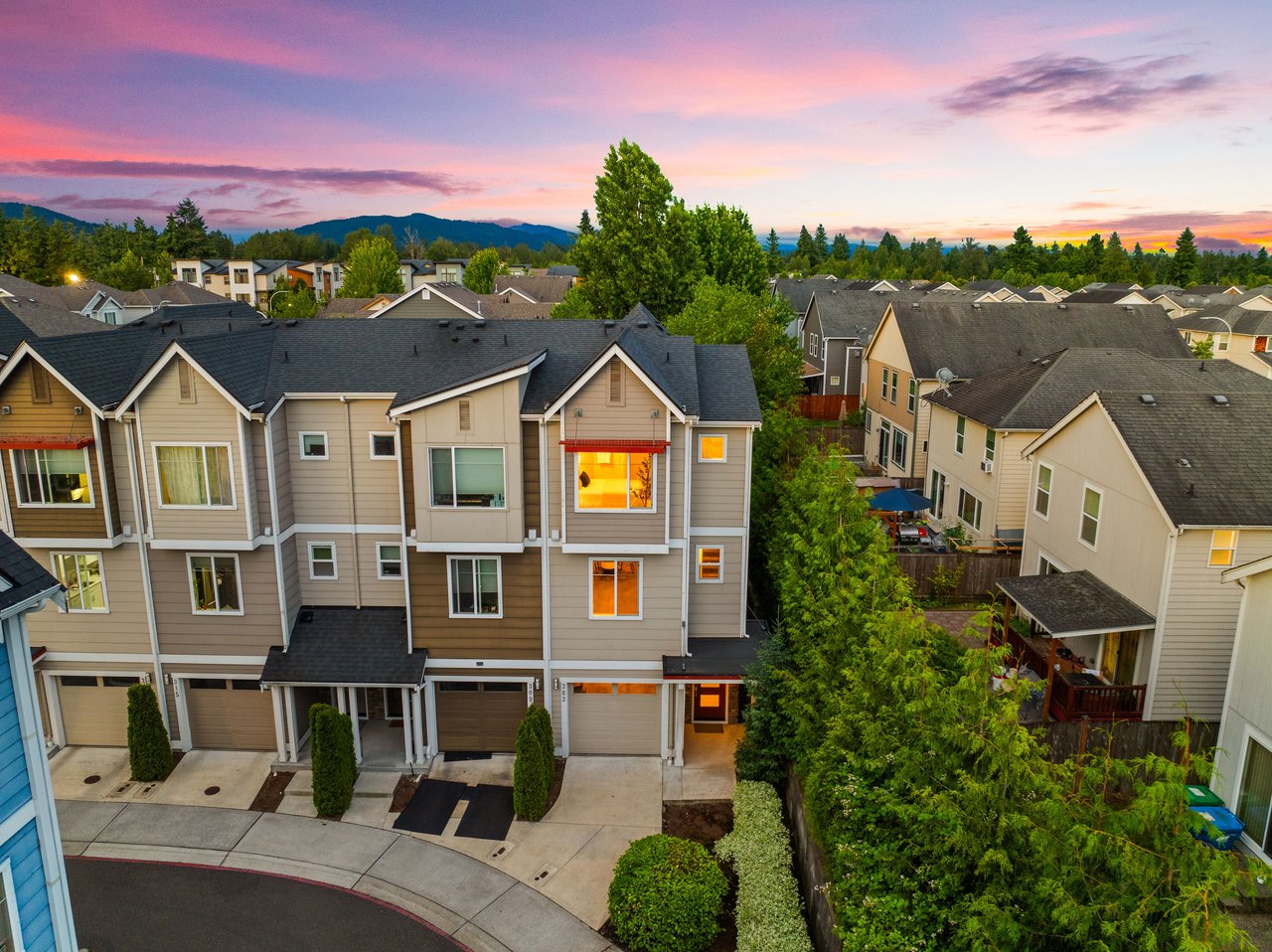 303 Anacortes Pl NE