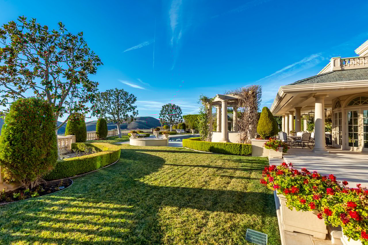 996 Vista Ridge Lane