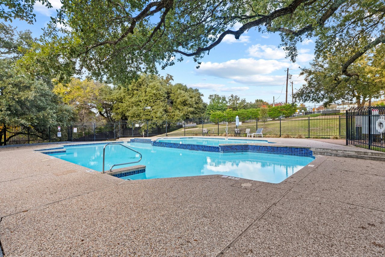 Bright & Chic Corner Lot Home in Coppertree Condos