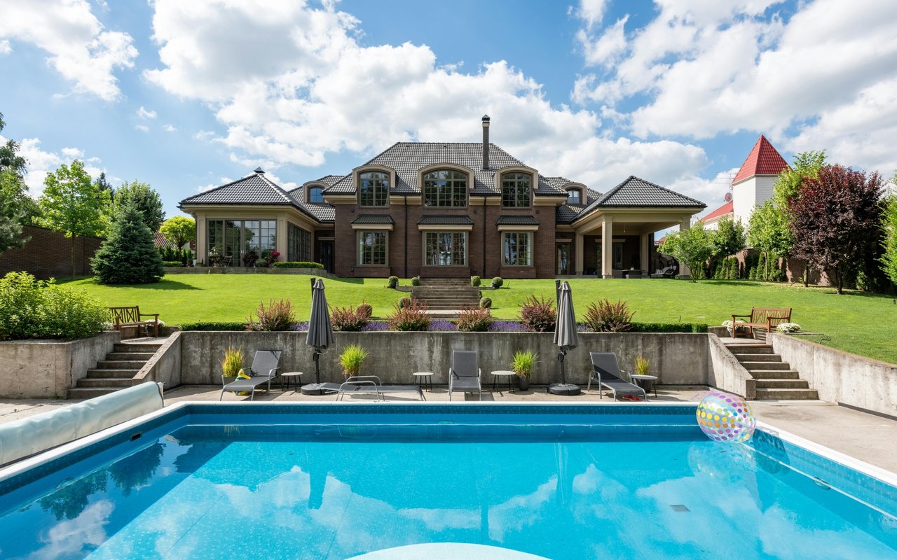 Exclusive: Buckhead Mansion Eyed by Justin Bieber Sells for $7.2 M